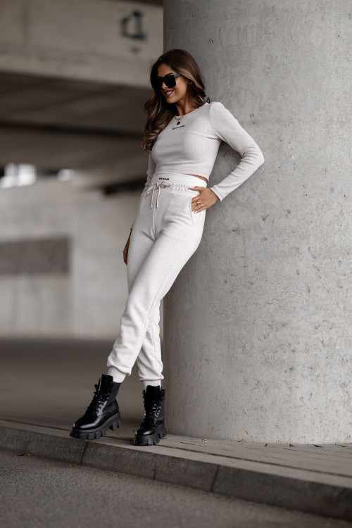 Tracksuit set with a striped top - crafted - Beige melange