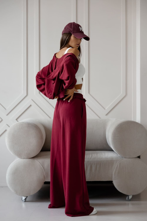 Women's oversized tracksuit set – Burgundy, with a short sweatshirt and wide-leg pants