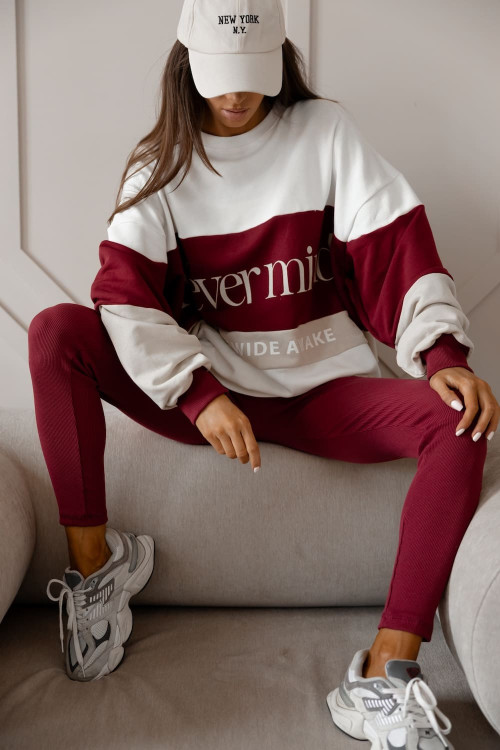 Dwuczęściowy komplet „Never Mind” oversize bluza i prążkowane legginsy – bordo ecru